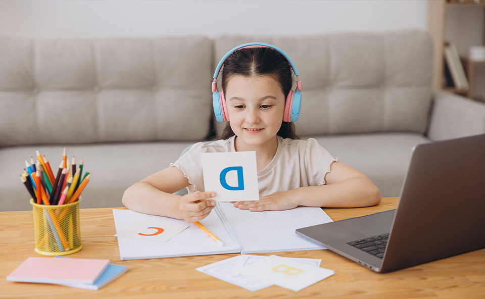Škola stranih jezika Blackbird - Tradicionalni vs. moderni načini ucenja jezika – šta je efikasnije
